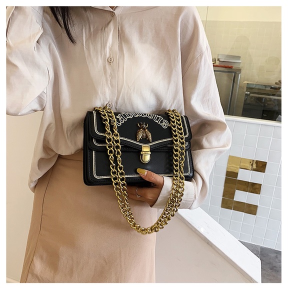 Bumblee Gold Chain Handbag - Picture 4 of 7